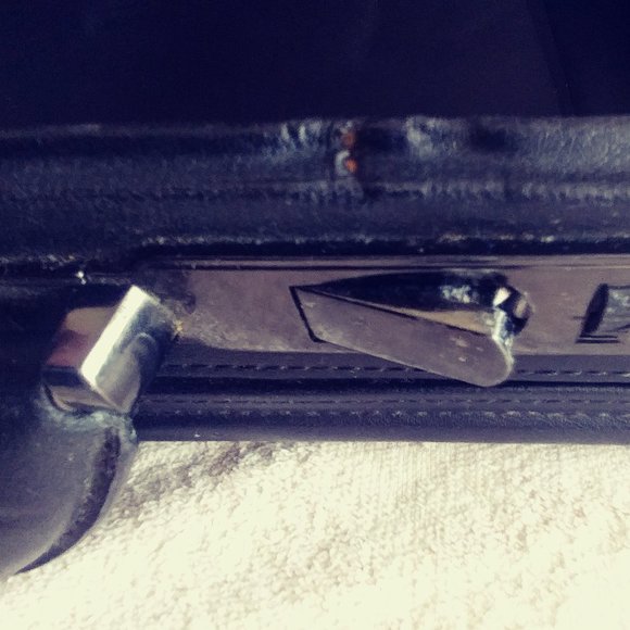 Swiss Professional Mens  Executive Black Briefcase with Combination Locks - Picture 4 of 9